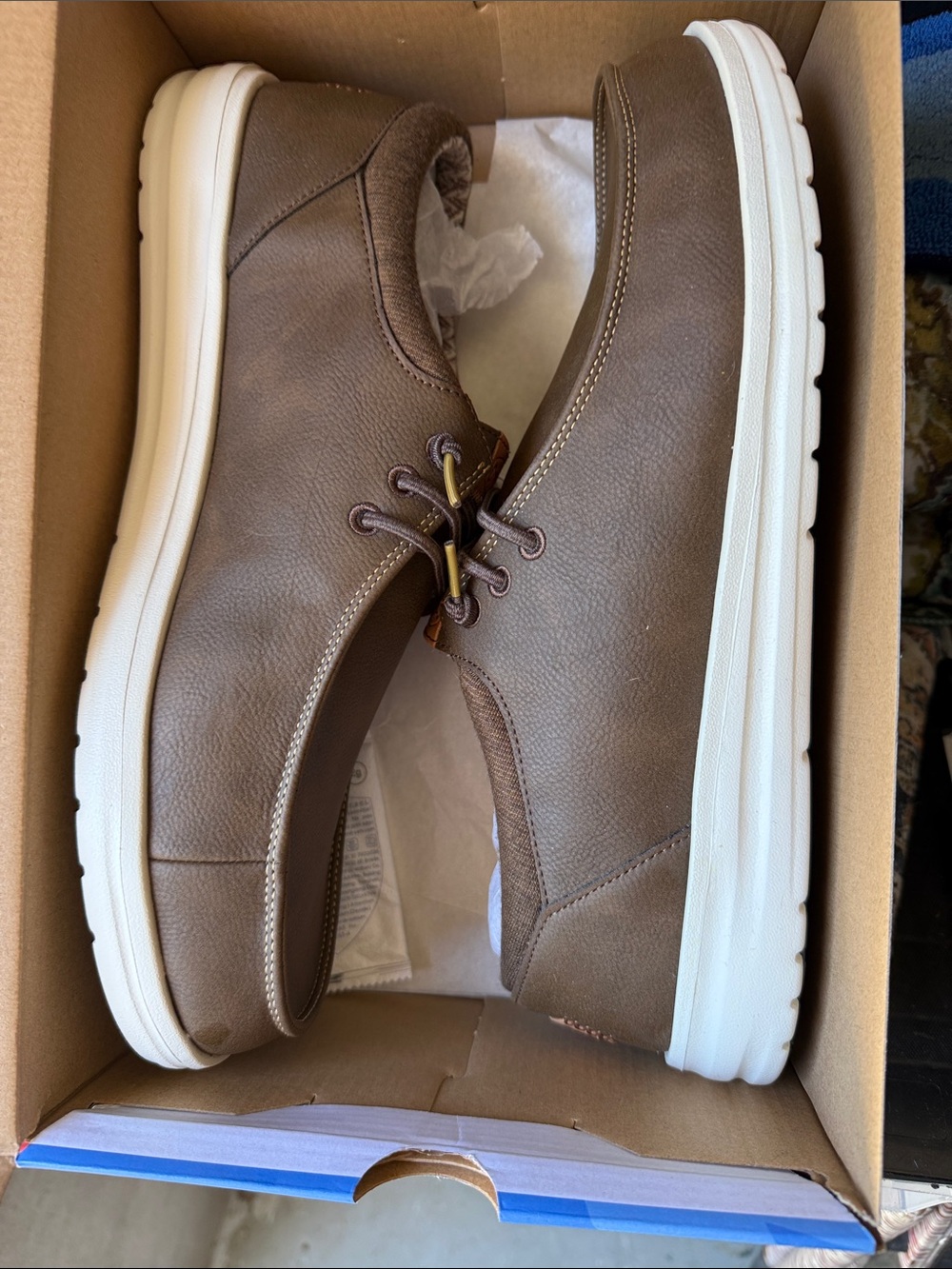 Hey Dude man’s size 13 brown shoes - Picture 2 of 6
